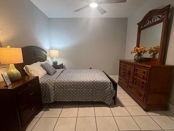 2nd image of 994 NW 106 Avenue Cir