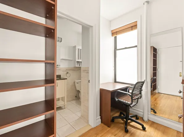 466 15th Street 8 image 4 of 5