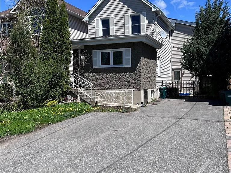 687 Melbourne Ave #1 — Photo 1