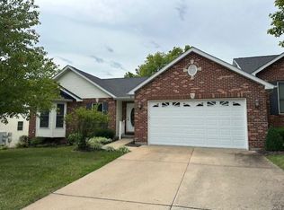 1316 Apple Blossom Ln, Washington, MO 63090