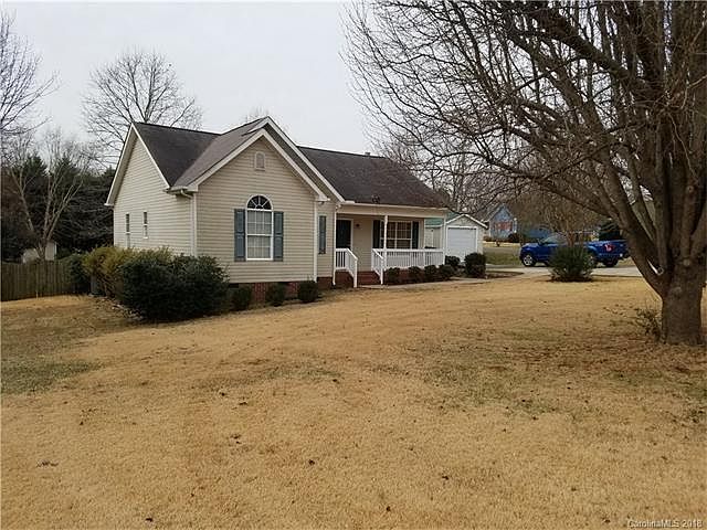 2nd image of 2425 Bearskin Ln