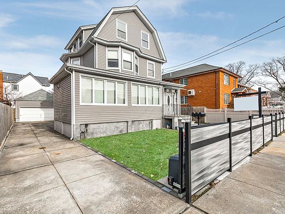3rd image of 19507 42nd Ave