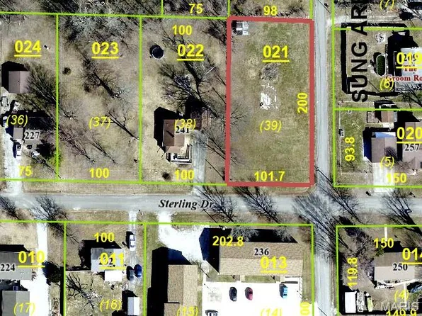 245 Sterling Dr, Moro, IL 62067