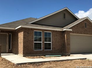 1525 Birmingham Dr, Seguin, TX 78155