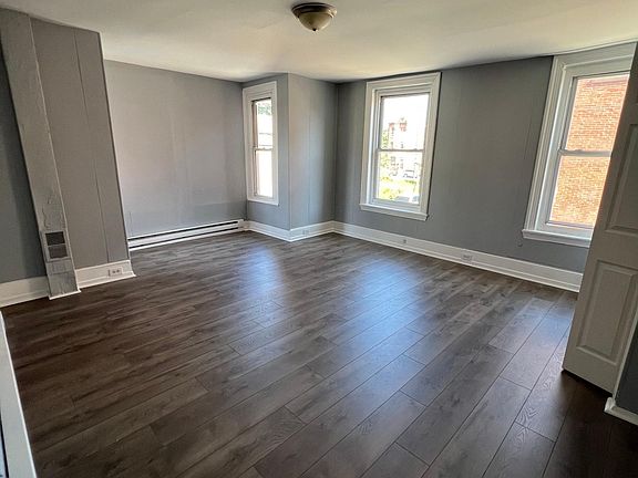 4th image of 1860 N Ringgold St Unit 2R