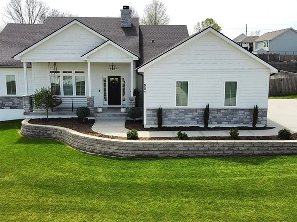 501 NW Bailey Dr, Grain Valley, MO 64029