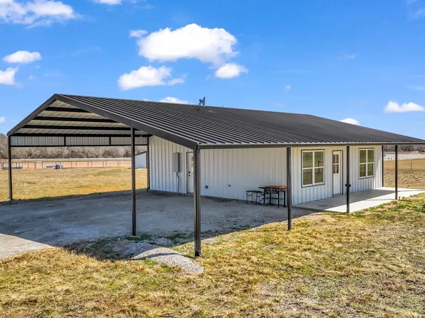 257 Legacy Ln, Bowie, TX 76230