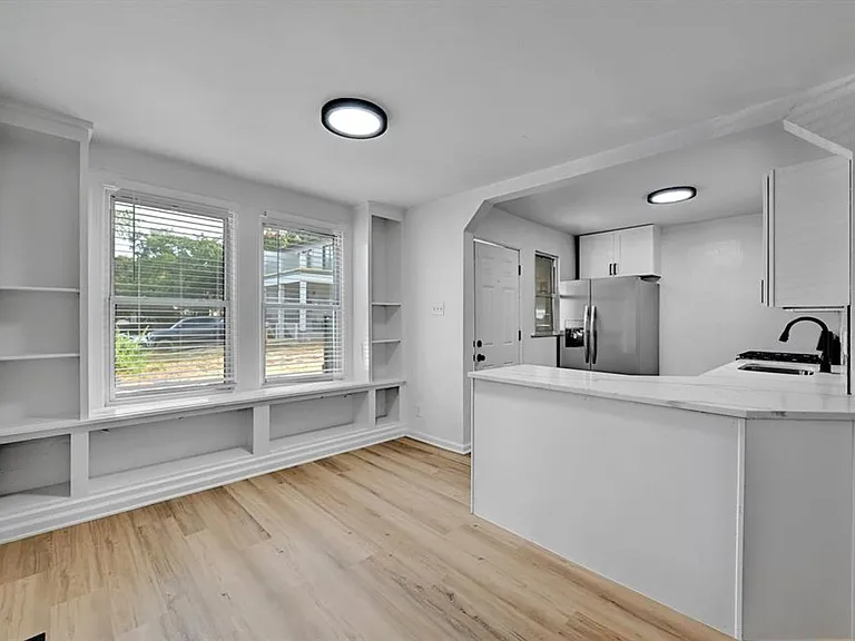 2305 Longview St — Photo 11