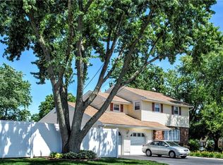 19 Lake Ave, Hazlet, NJ 07730