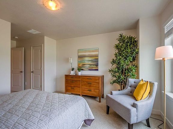 5th image of 15236 S Marksman Way #165