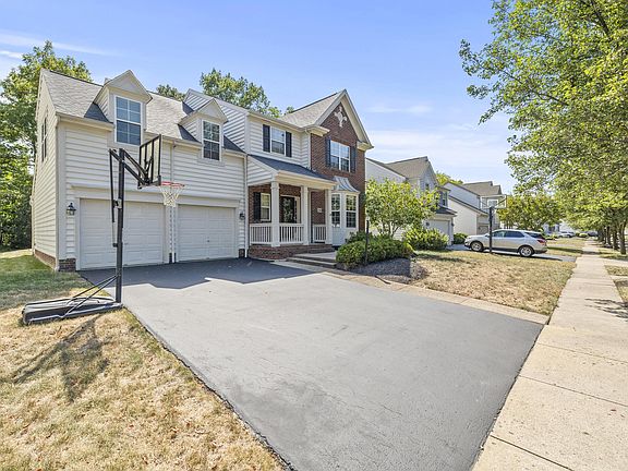 4th image of 1241 Fareharm Dr