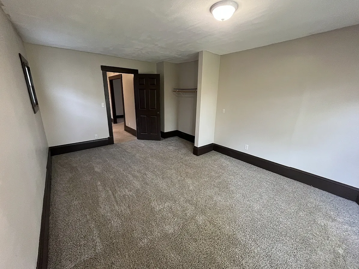 2 bed, 1200 sqft, $1,200 — Photo 3