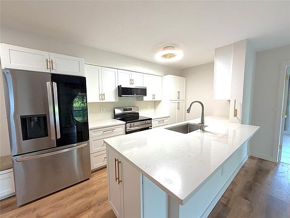 5th image of 2067 Hunters Glen Dr APT 312
