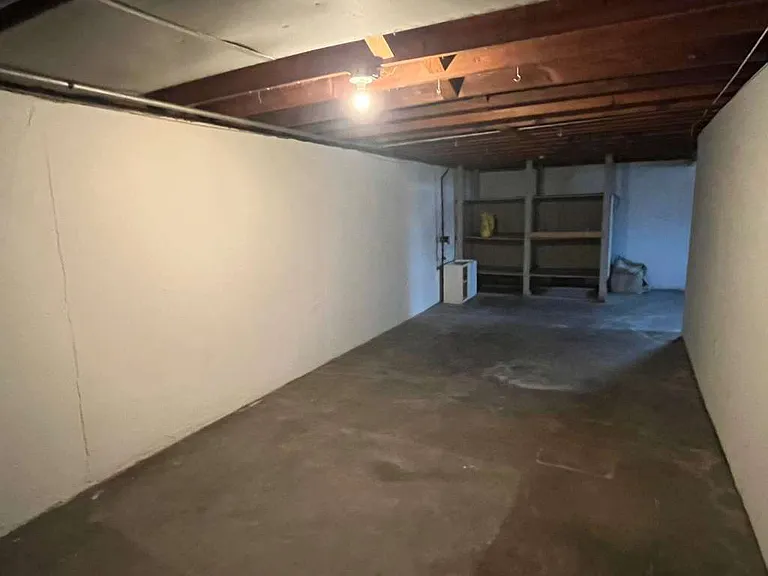 9813 Lullaby Ln — Photo 33