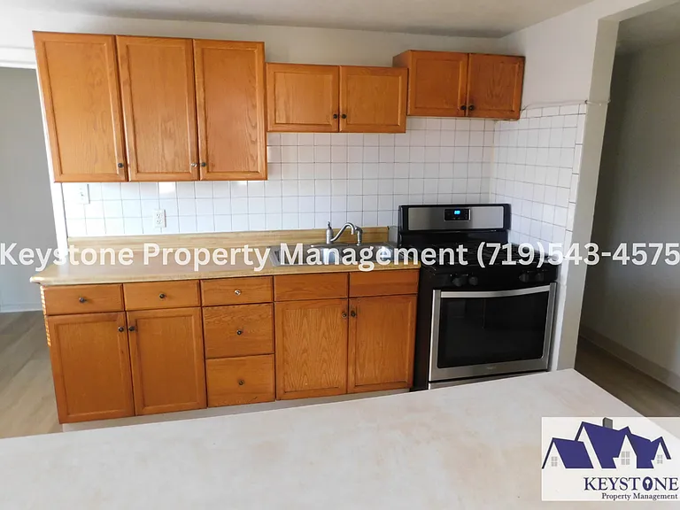 706 W Adams Ave — Photo 3