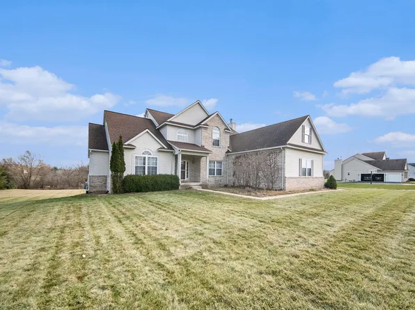 7168 Hickory Creek Dr, Dexter, MI 48130