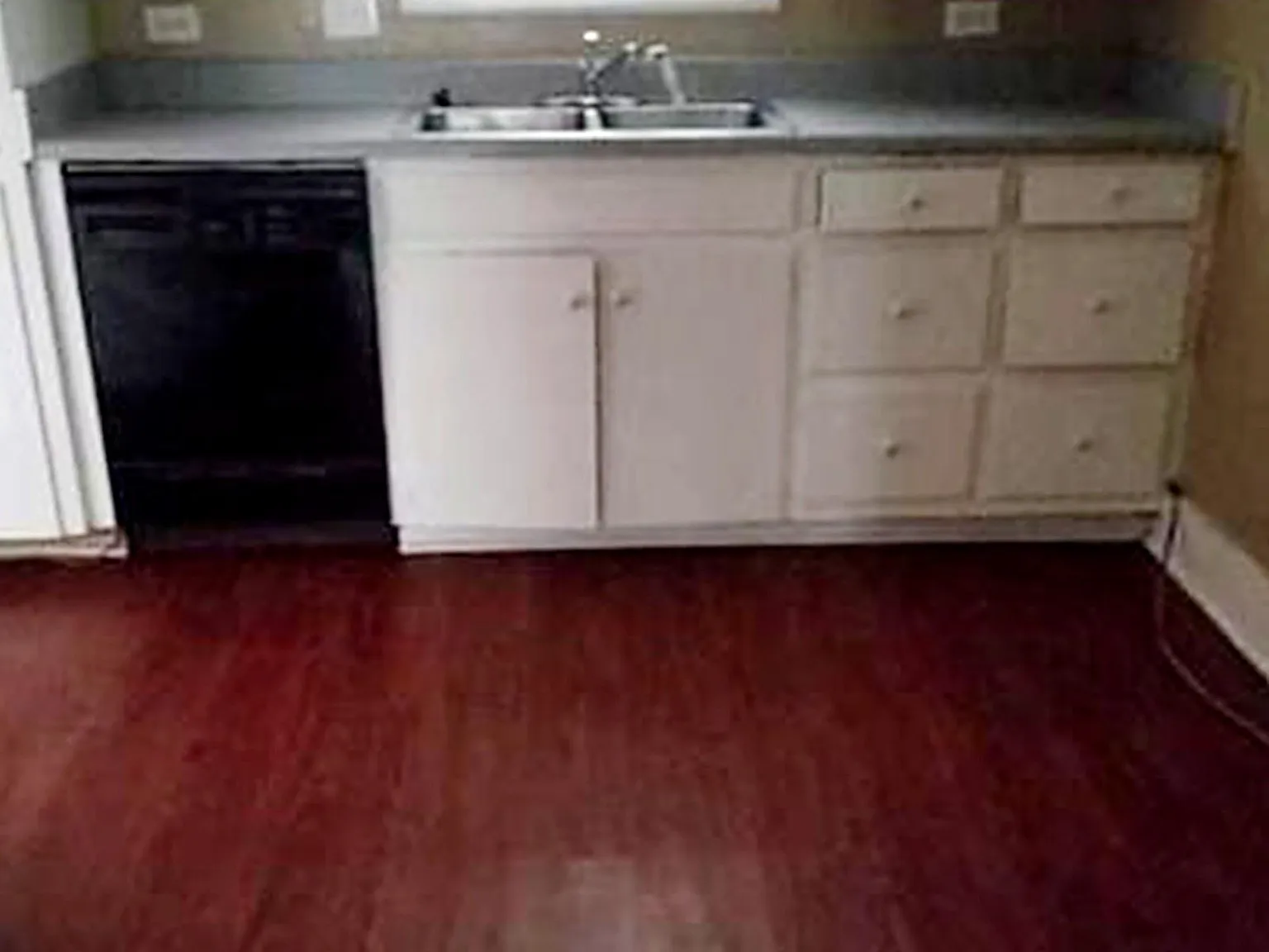 3 bed, 2.0 bath, 1922 sqft, $1,600 — Photo 4