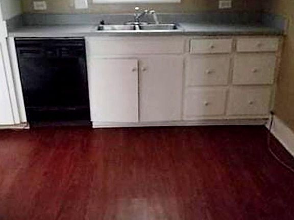 4th image of 1312 Rhodora St
