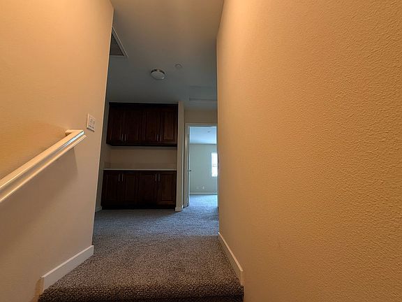 4th image of 242 S Redwood Ave #C
