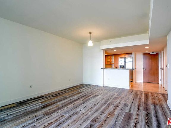 3rd image of 13700 Marina Pointe Dr Unit 1214