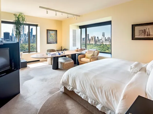 980 Fifth Avenue image 7 of 23