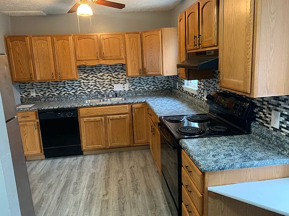 2nd image of 771 Cherokee Dr