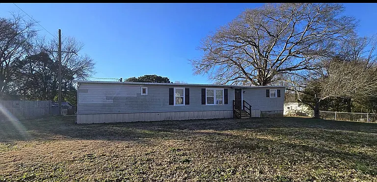 304 Adams St — Photo 1