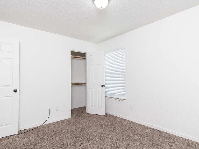 6705 University Village Way #B — Photo 12