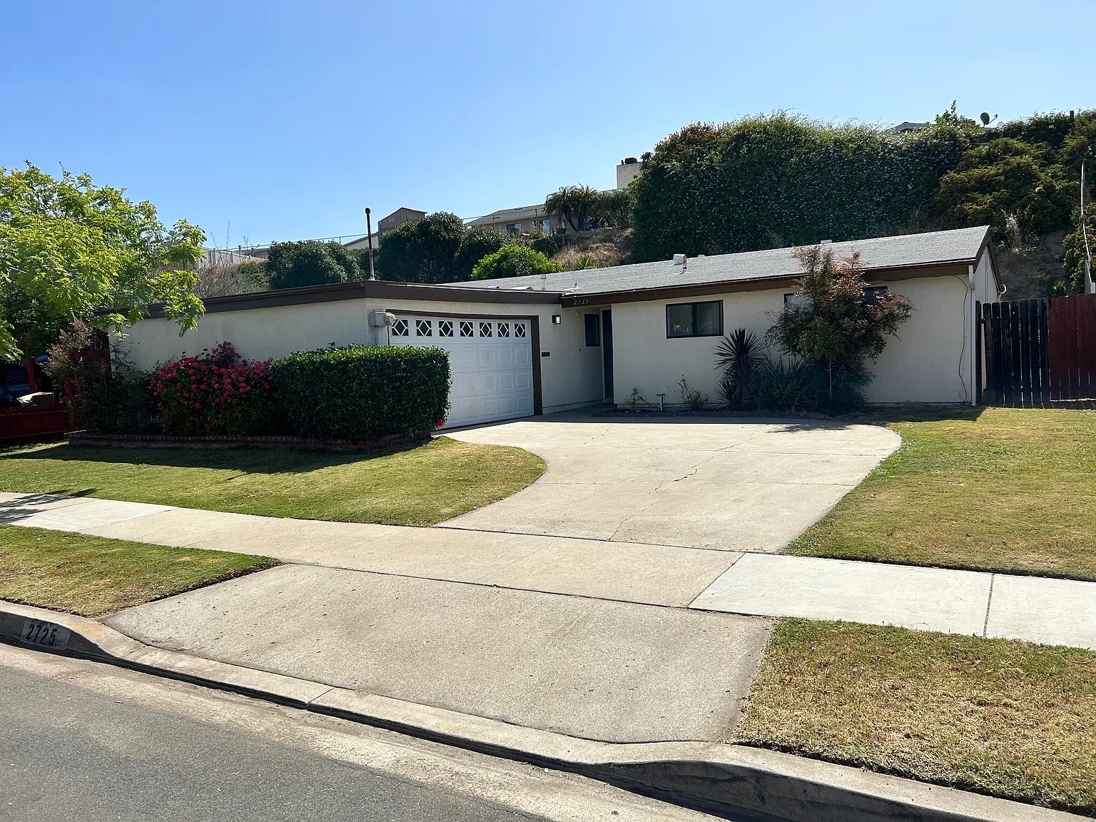 3 bed, 1200 sqft, $3,750 — Photo 3