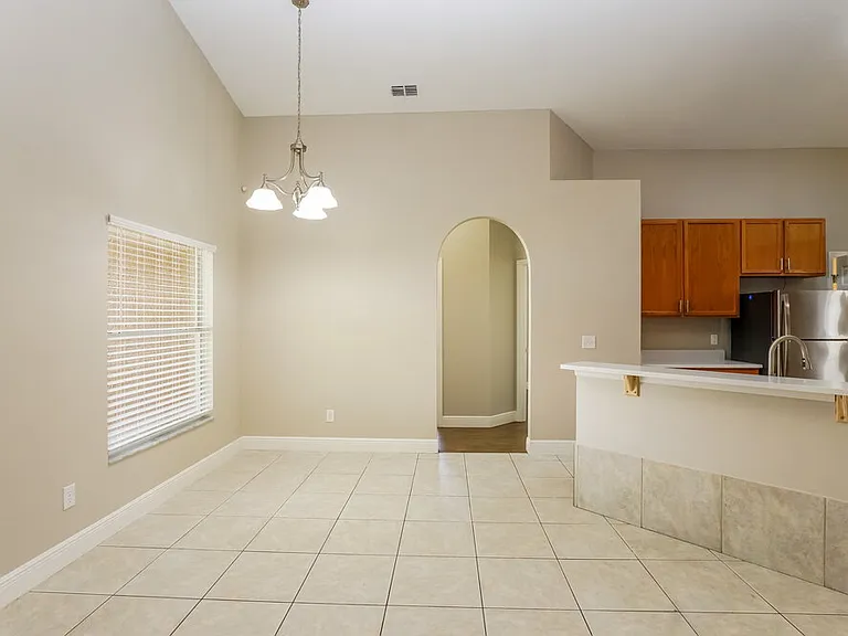 936 Haverford Dr — Photo 5