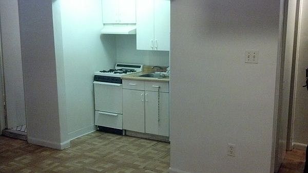 2nd image of 334 Park Pl