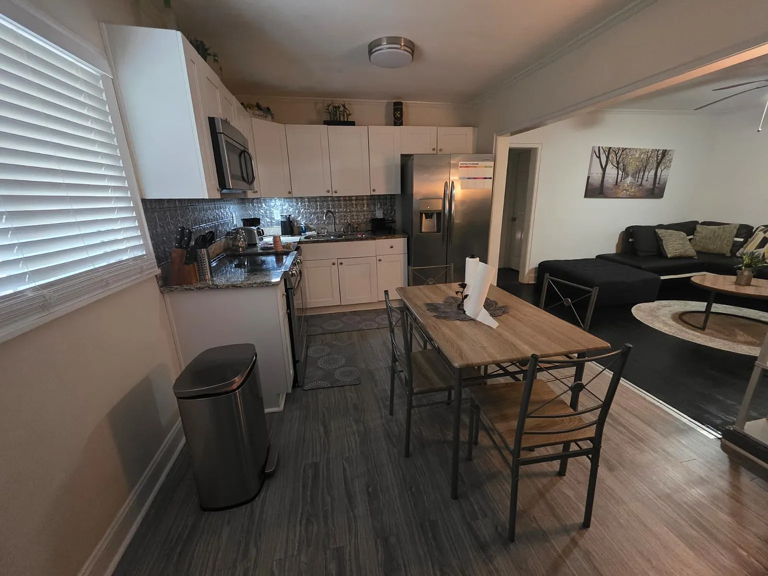 3 bed, 2070 sqft, $2,300 — Photo 3