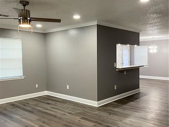 4th image of 3125 Touchwood Dr