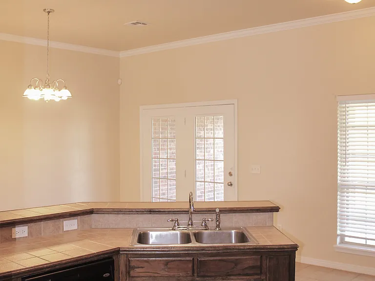 3328 E Fairmont St — Photo 17