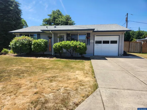 2237 Umpqua Rd, Woodburn, OR 97071