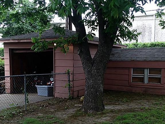 5th image of 1111 Westmoreland Dr