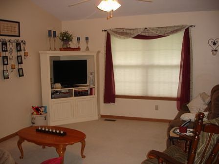 3rd image of 111 Mary Hammack St