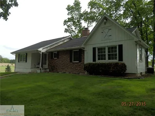 13734 Upton Rd, Bath, MI 48808