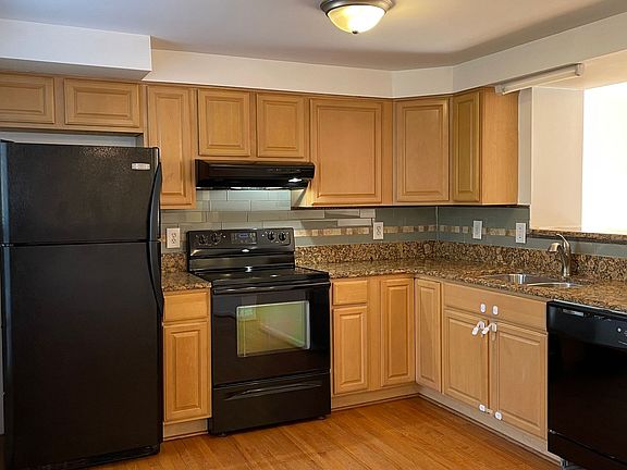 5th image of 805 Sedgwick Ct