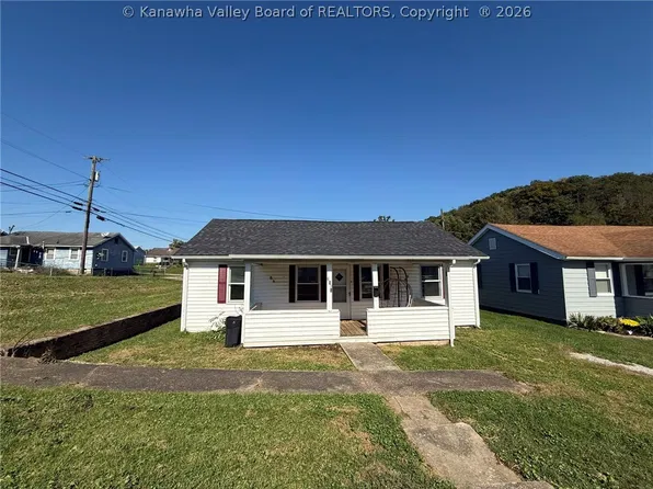 2919 29th St, Nitro, WV 25143