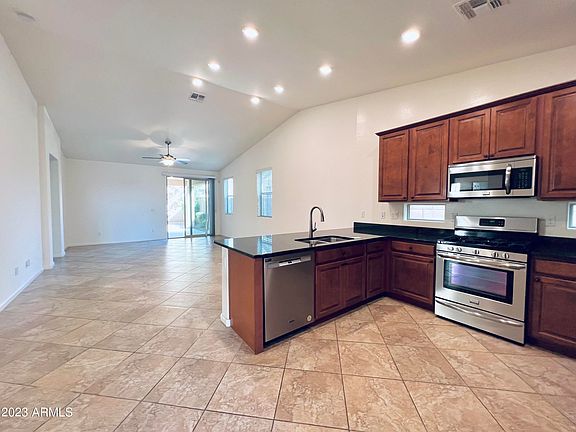 5th image of 3273 S Miller Dr