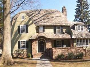 28 Walbridge Rd, West Hartford, CT 06119