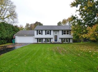40 Crest Ave, Macedon, NY 14502