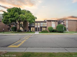 33873 Pondview Cir #171, Livonia, MI