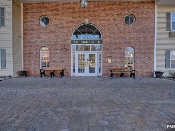 1204 Richmond Rd #4, West Milford, NJ 07480