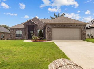 9601 Cliffside Dr, Sherwood, AR 72120