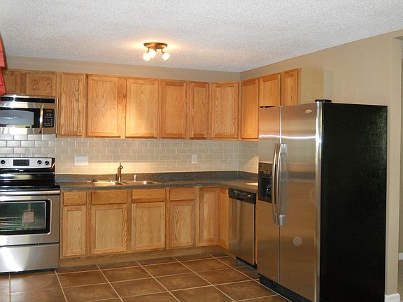 2nd image of 920 Estes Dr