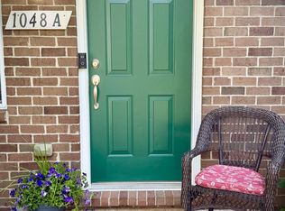 1048 Lakepointe St APT A, Grosse Pointe Park, MI 48230