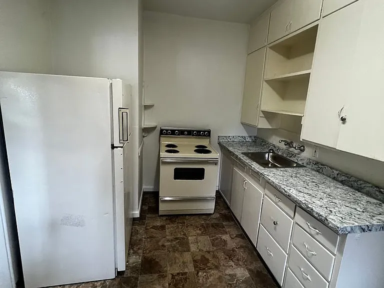 1108 Jackson St — Photo 11