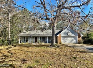 96460 Diamondhead Dr W, Diamondhead, MS 39525